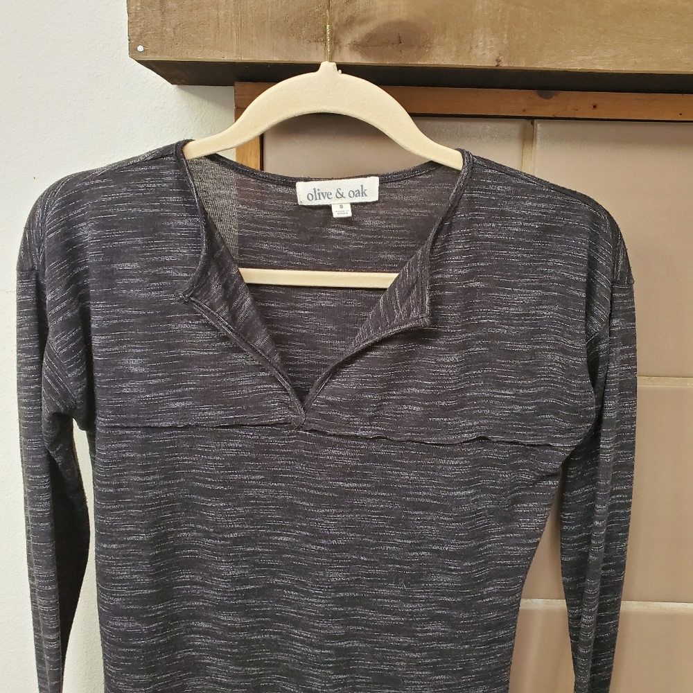 Olive & Oak Black Split Back Heather Long Sleeve - Picture 3 of 6
